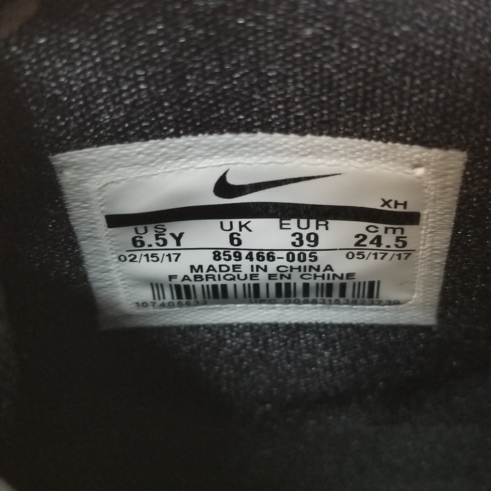 Nike Kyrie 3 GS Youth Basketball Shoes Black 6.5Y - Picture 8 of 8